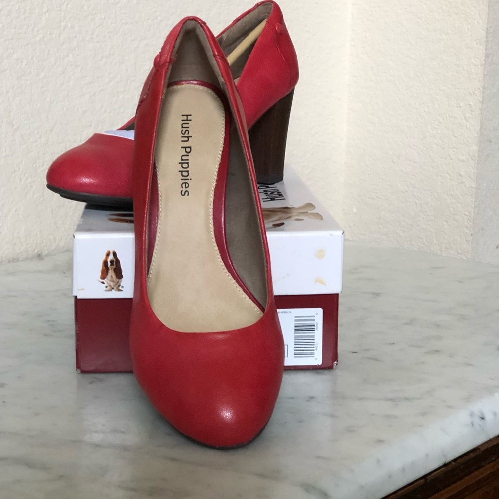 Hush Puppies Red Leather Sisany Pumps. ⭐️⭐️⭐️⭐️⭐️